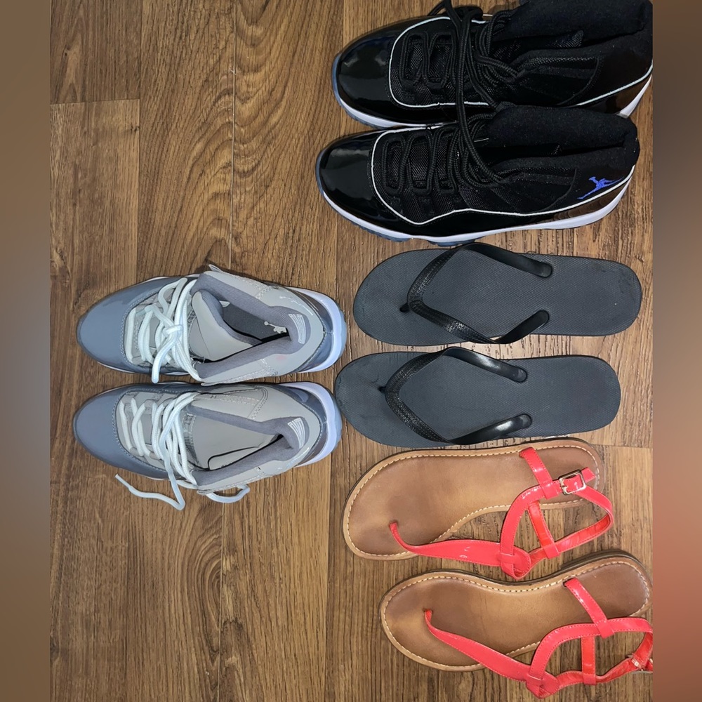 Women’s size 8 shoes